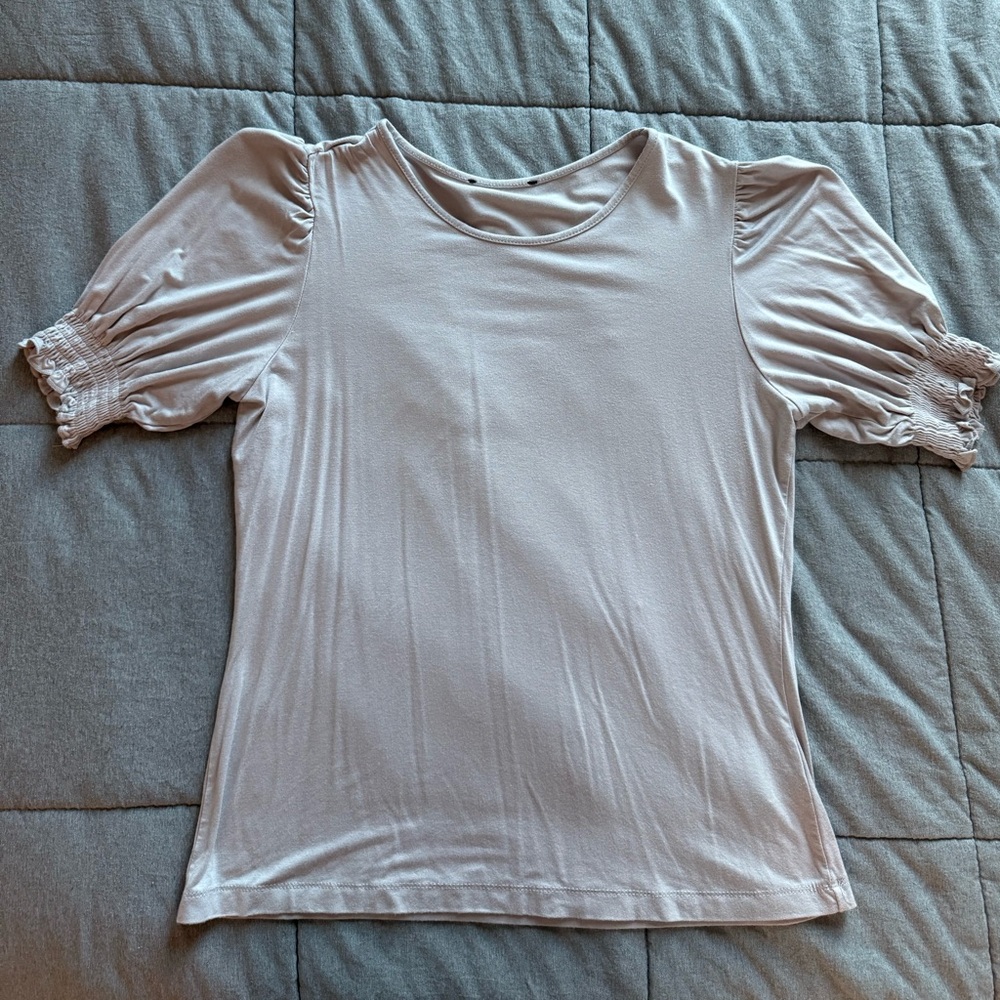 Gray blouse w/ ruffle sleeves